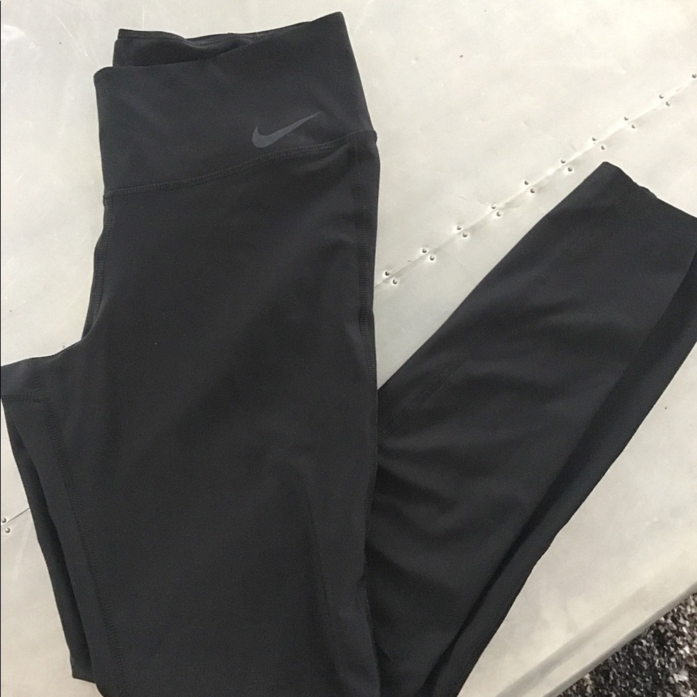 Black nike dri-fit size small
